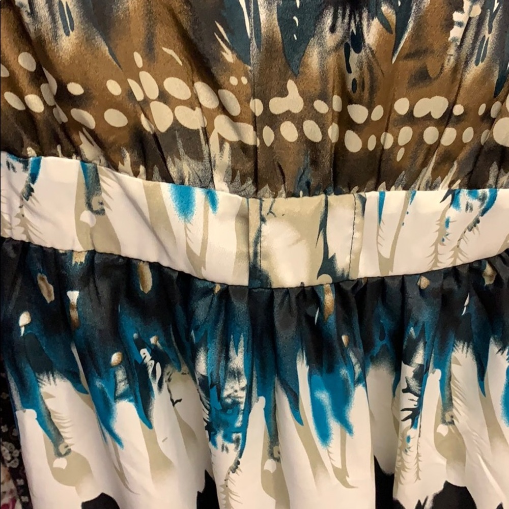 Dress - Picture 3 of 4